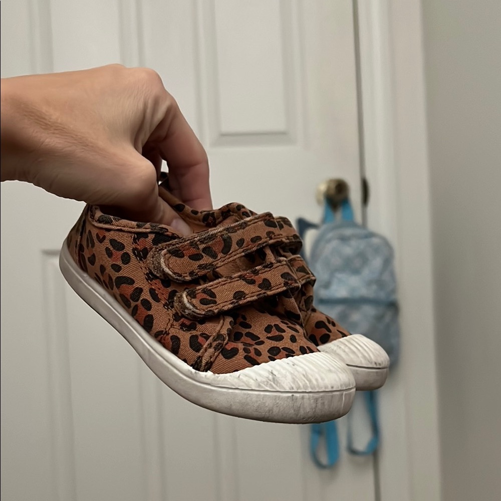 Kids Cat & Jack Leopard Print Kids Shoes Size 8